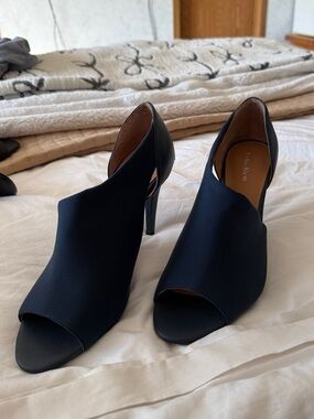 Calvin Klein Navy Open-Toe Heel Booties News ( no tags no box)